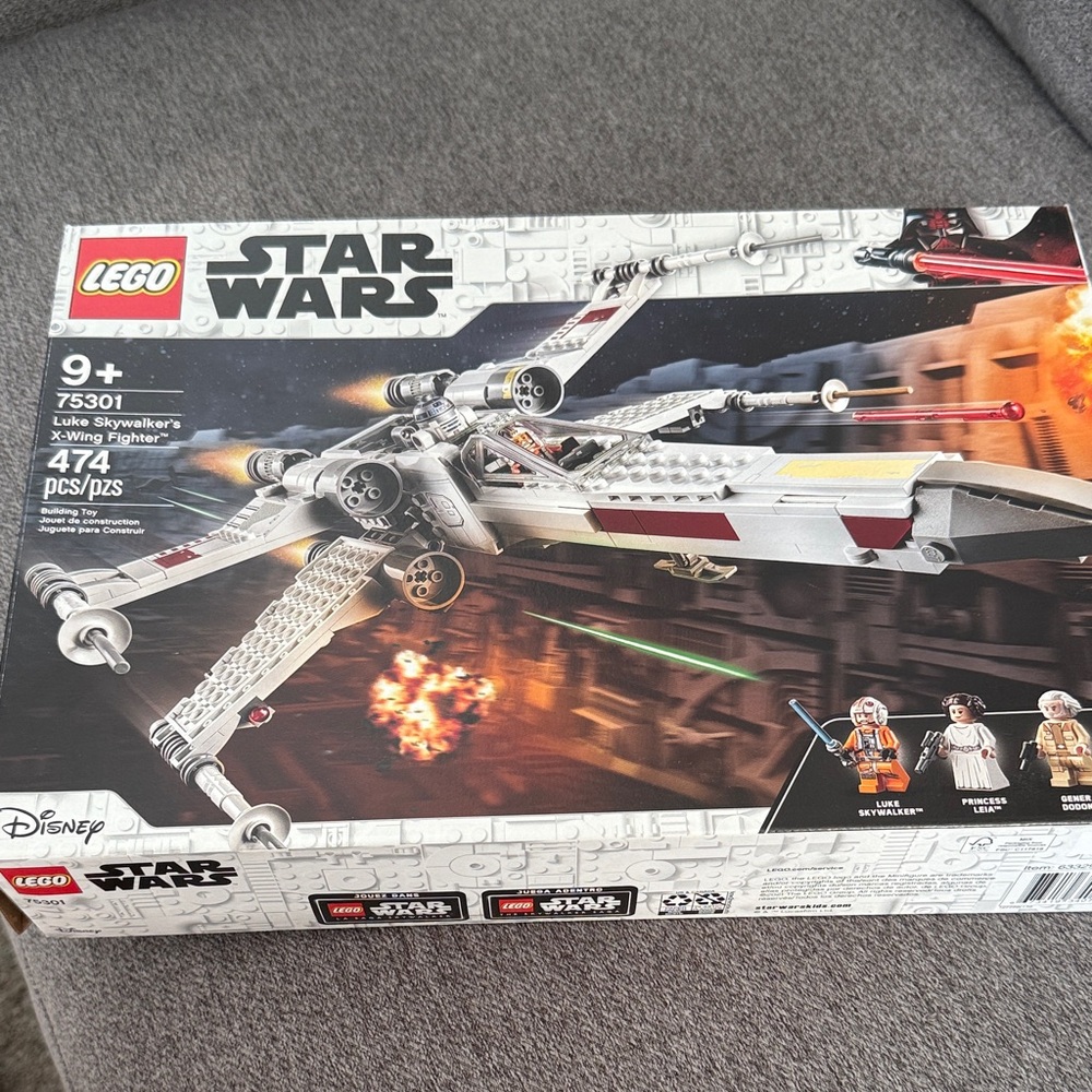 LEGO Star Wars Luke Skywalker's X-Wing Fighter Set